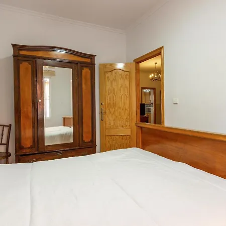 Holiday home Lovely In With Kitchenette