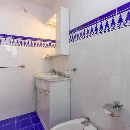 Lovely In With Kitchenette Holiday home